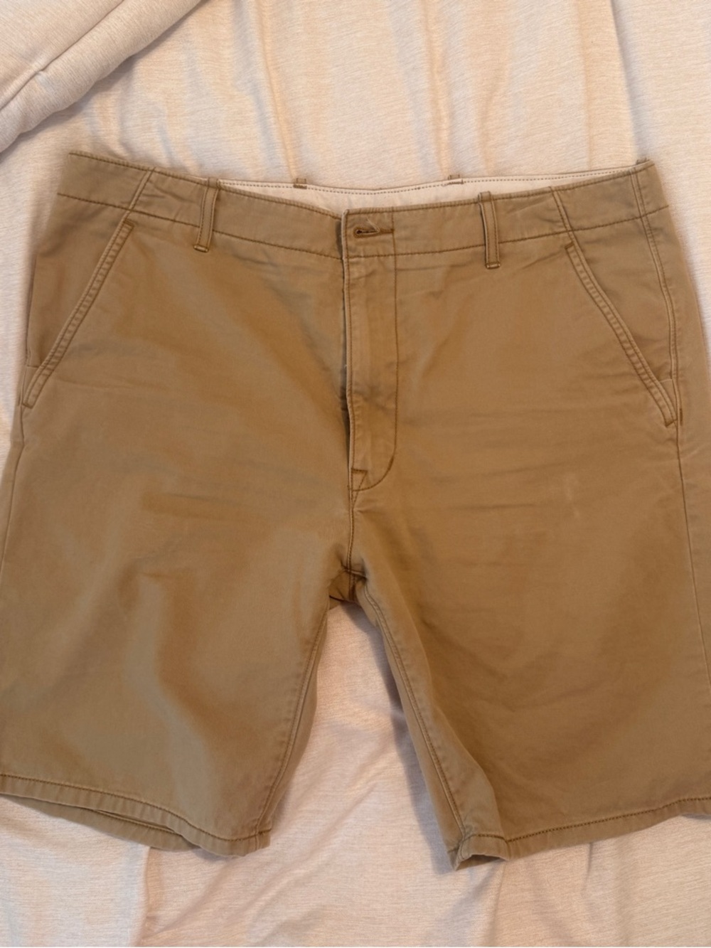 Levi's Men's Khaki Flat-Front Vintage Shorts